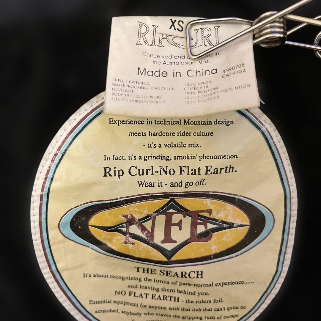 リップカール　スノーボードジャケットNFE XS ブラック　ベージュパンツ　L