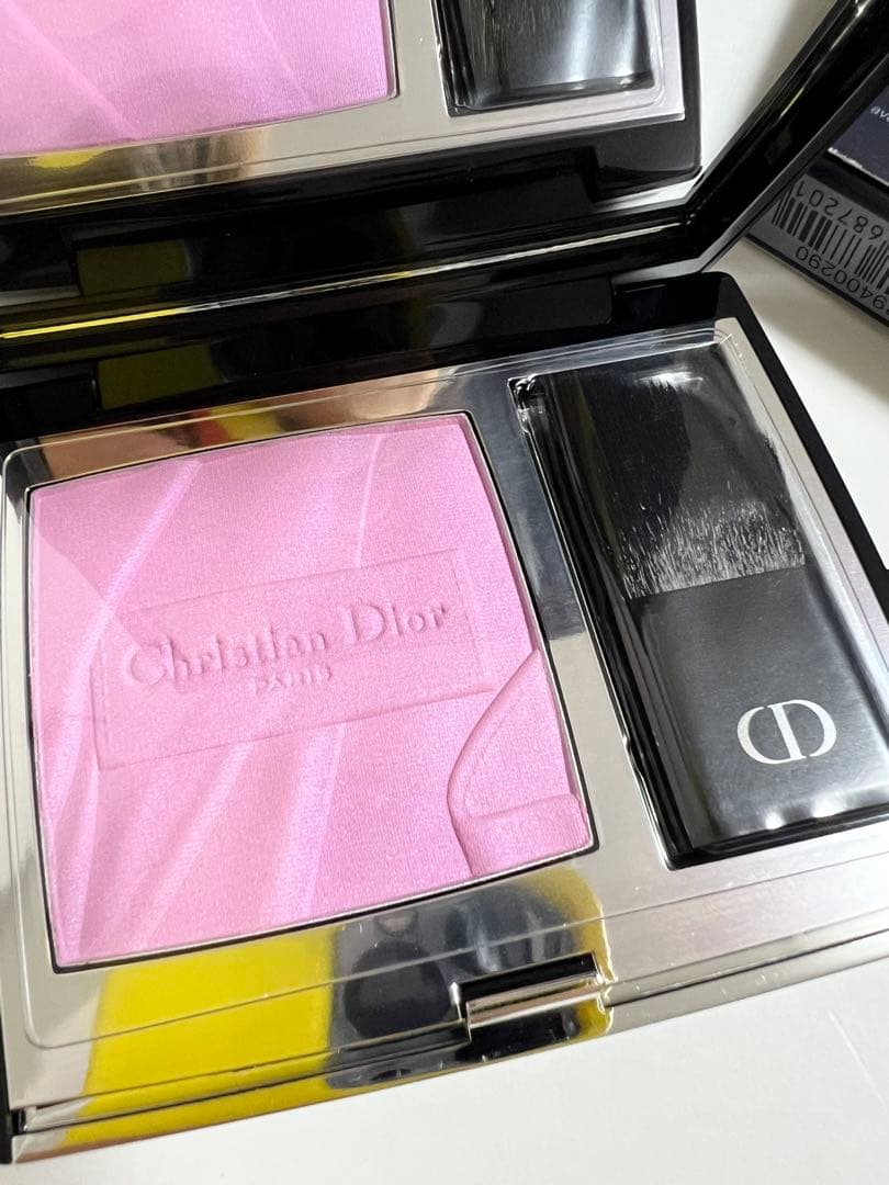 Dior ディオールスキン　ルージュブラッシュ　290 シグネチャーシマー