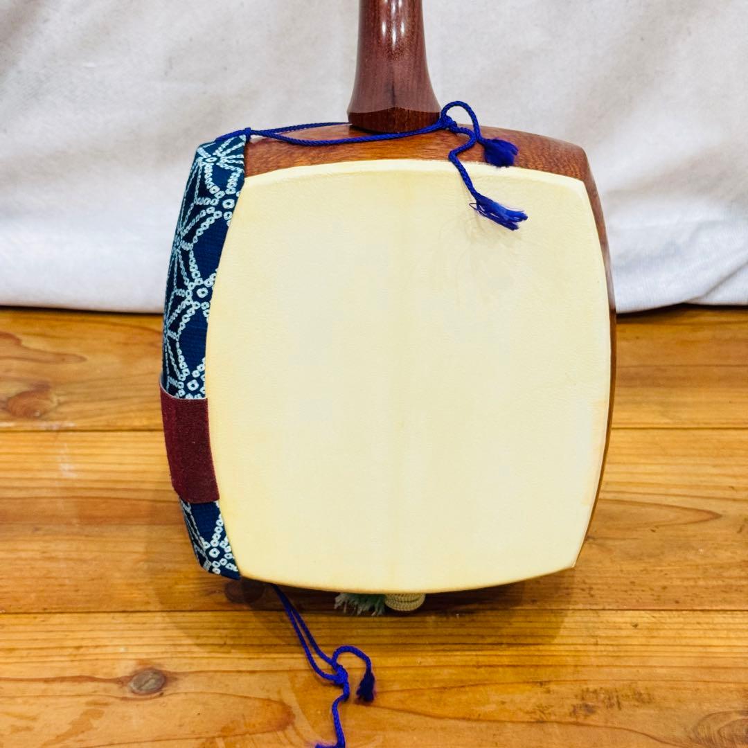 高級 三味線 中棹 紅木 丸打ち胴 ケース付き