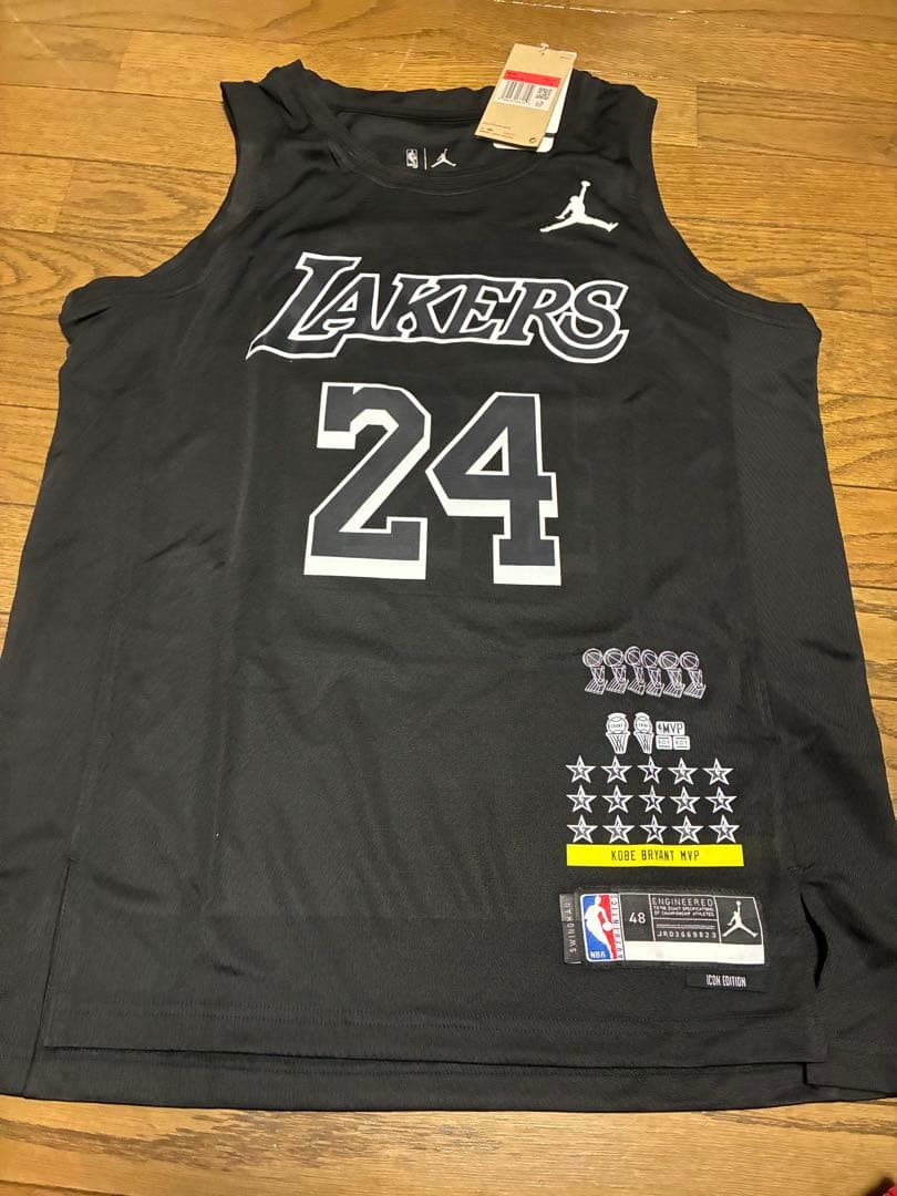 コービーブライアント　メモリアルジャージ　Ｌサイズ　新品未使用タグ付き