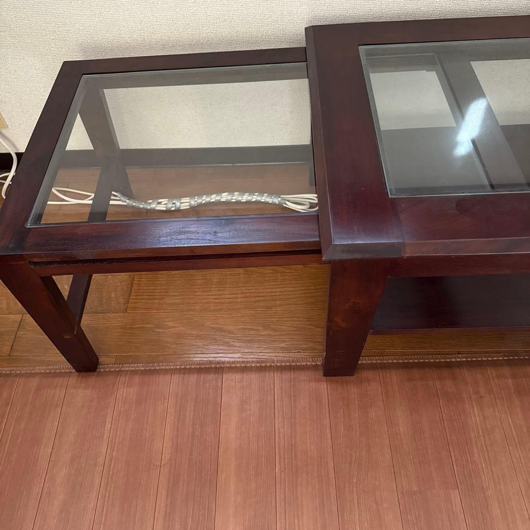 伸長式ガラステーブル