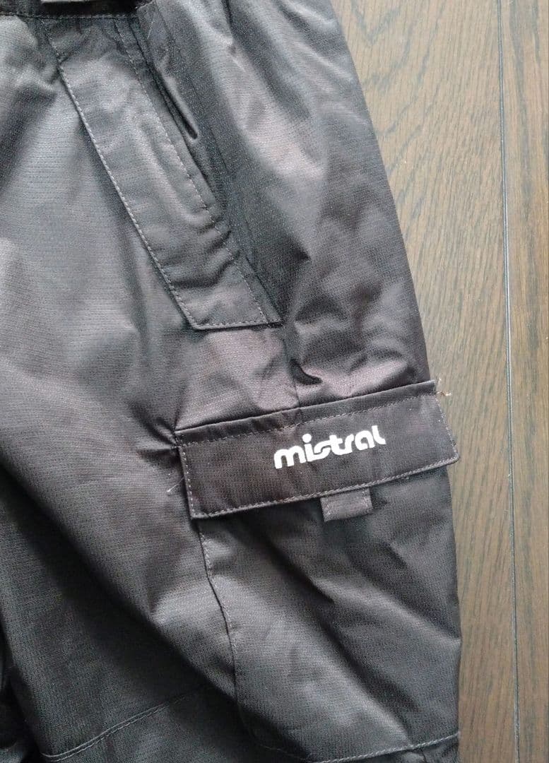 キッズ用スキー・スノーボードウェア　105−125 cm 男女兼用