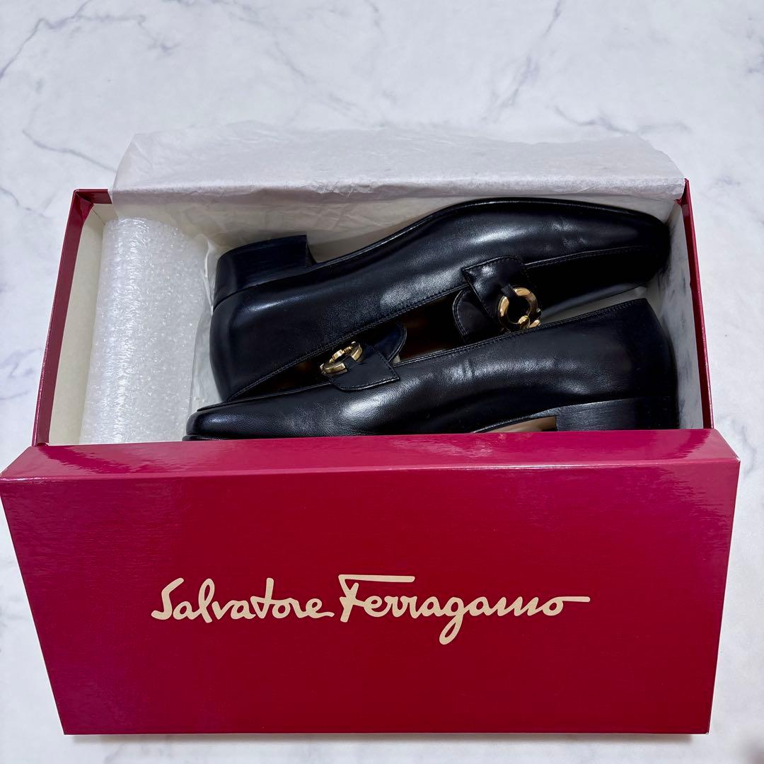 未使用級 Ferragamoガンチーニ ローファー 黒 7C 23.5cm