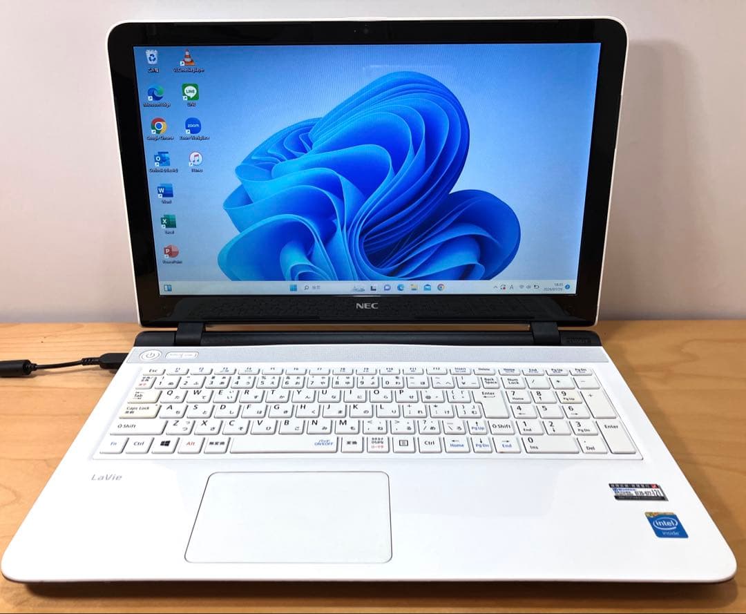 ノートパソコン 高性能　SSD128/メモリ8/カメラ/オフィス付