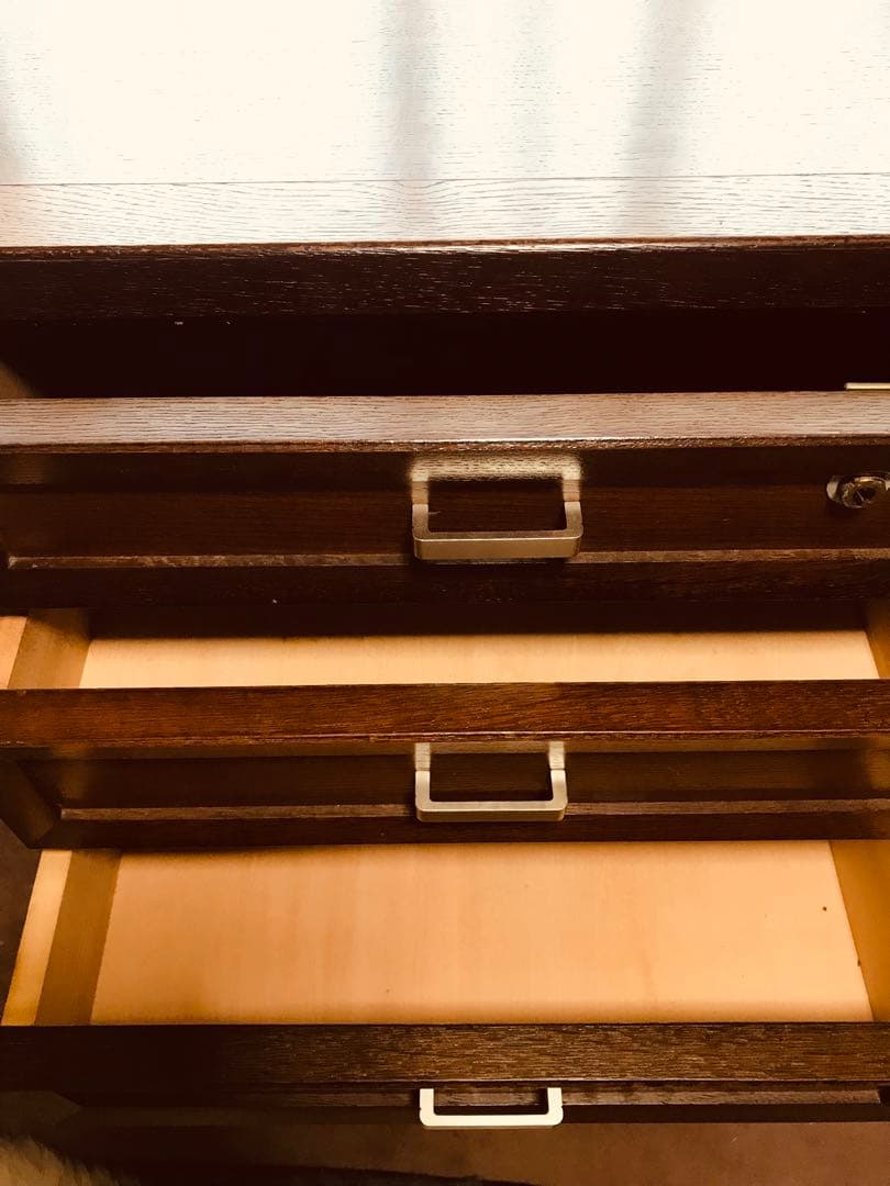 コイズミ　ダークブラウン 木製デスク 引き出し付き