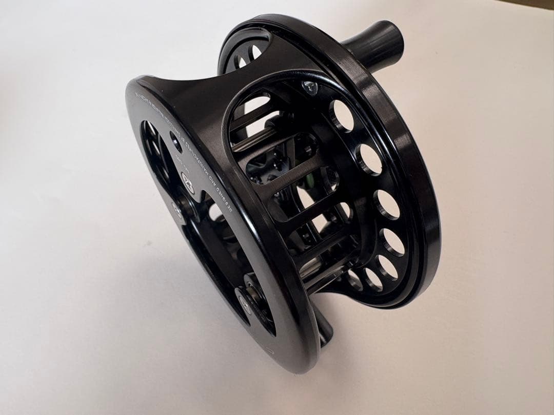 リール LOOP NYMPH W