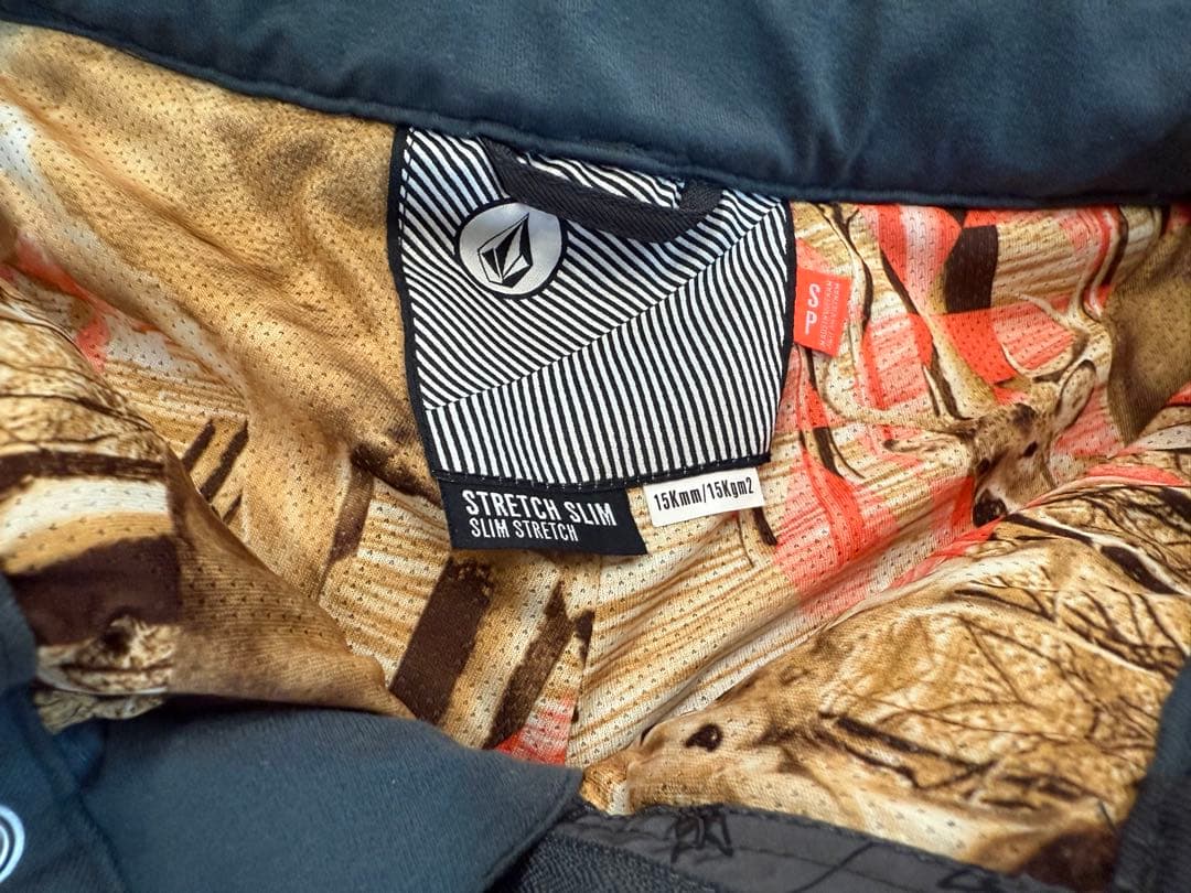 VOLCOM スノーボードウェア