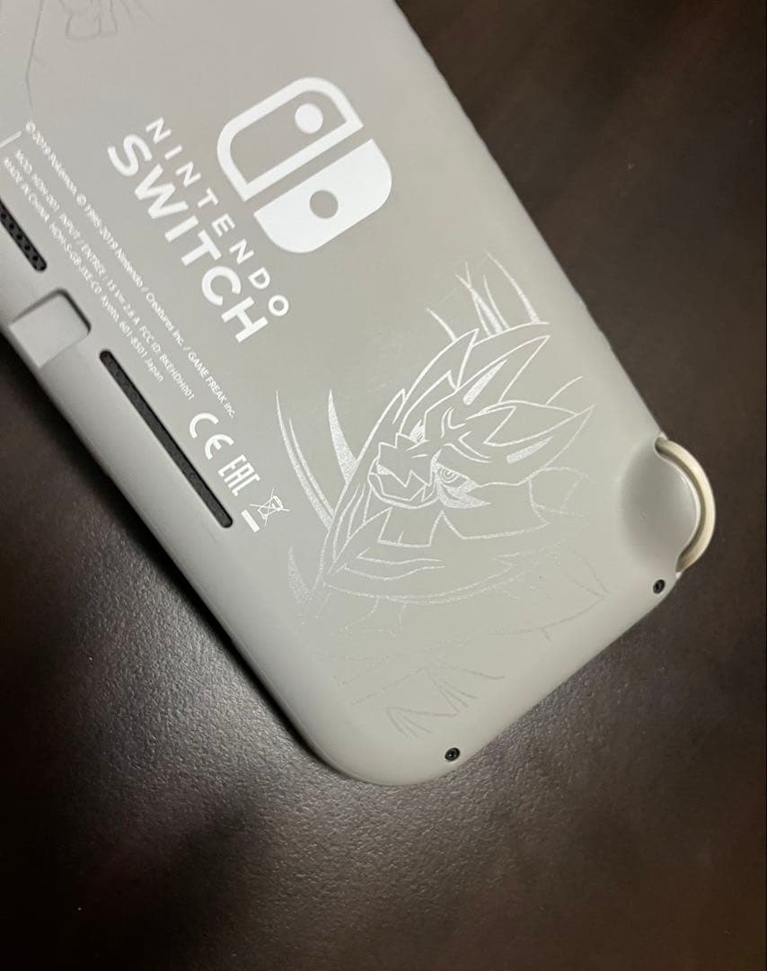 ニンテンドー switch Lite　本体　　ポケモンモデル