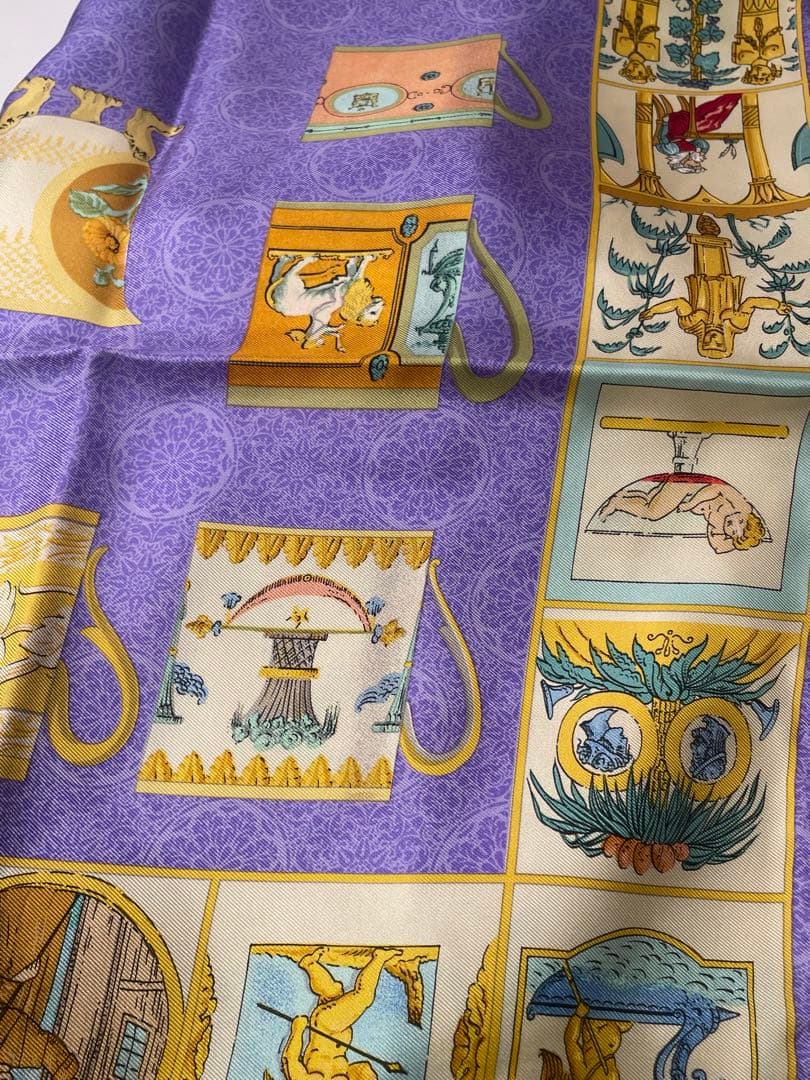 【新品未使用】GUCCI シルクスカーフ 多様なカップデザイン　85✖️85サイズ