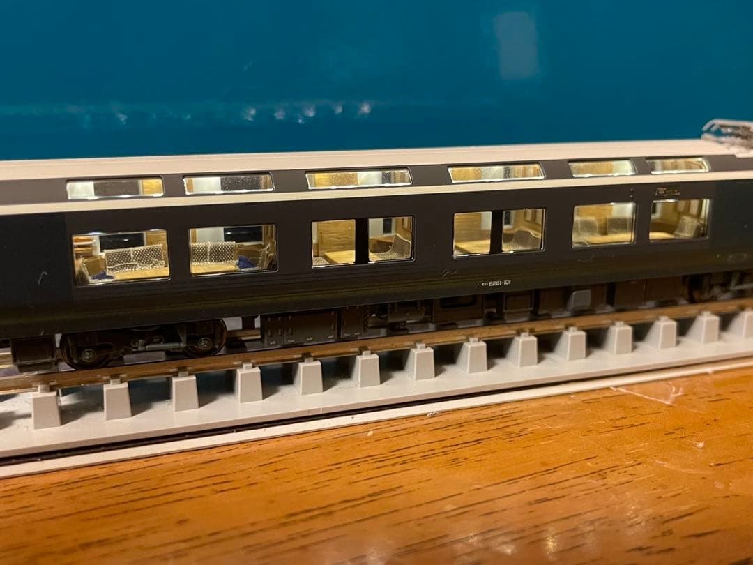 KATO E261系「サフィール踊り子」室内灯・内装ステッカー付 - メルカリ