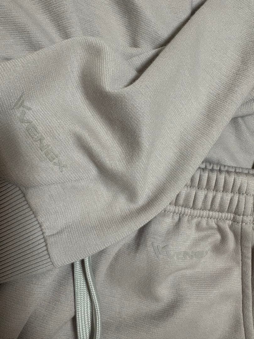 VENEX ライトグレー Mサイズ パジャマ　年末売り尽くしセール