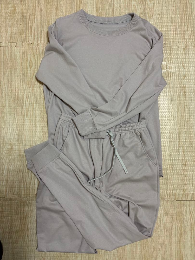 VENEX ライトグレー Mサイズ パジャマ　年末売り尽くしセール