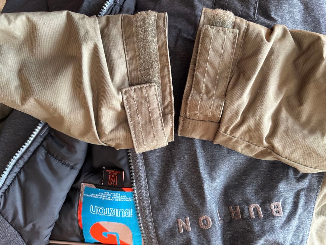 BURTON フード付きジャケット グレー/オリーブ　ジュニアM136-147