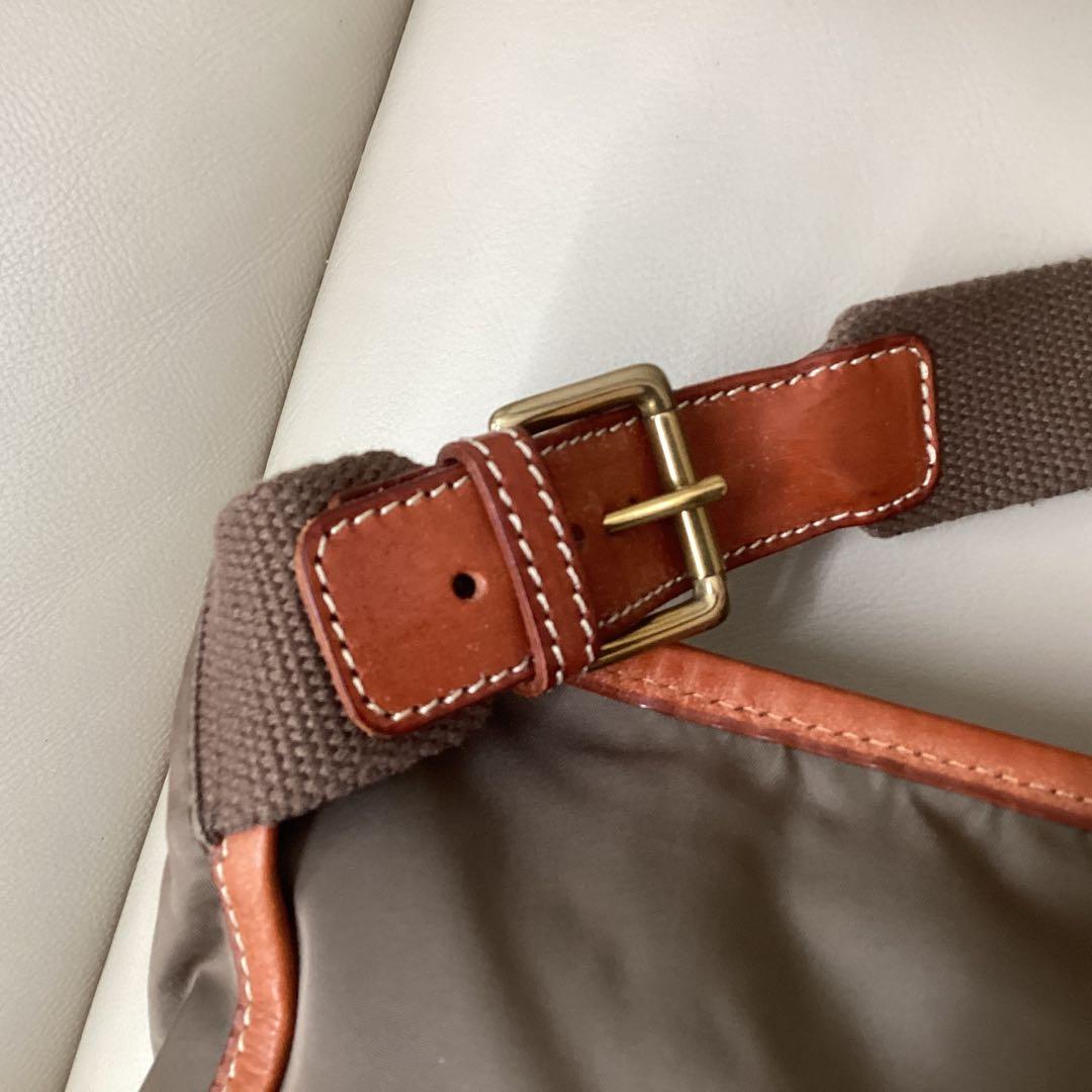 フェリージ　ダニエルボブ、オロビアンコ　ポーター　女性でも可