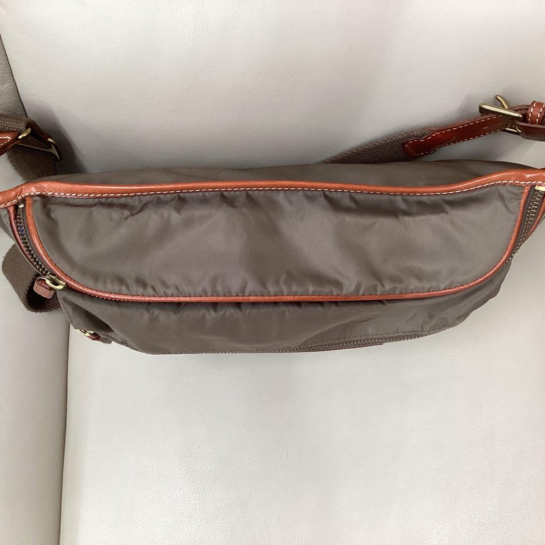 フェリージ　ダニエルボブ、オロビアンコ　ポーター　女性でも可