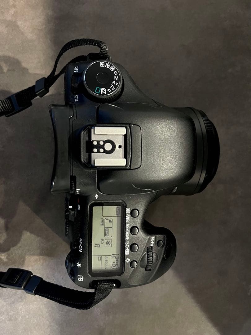 Canon EOS 7D 付属品完備 レンズ フラッシュカード２枚付き 美品