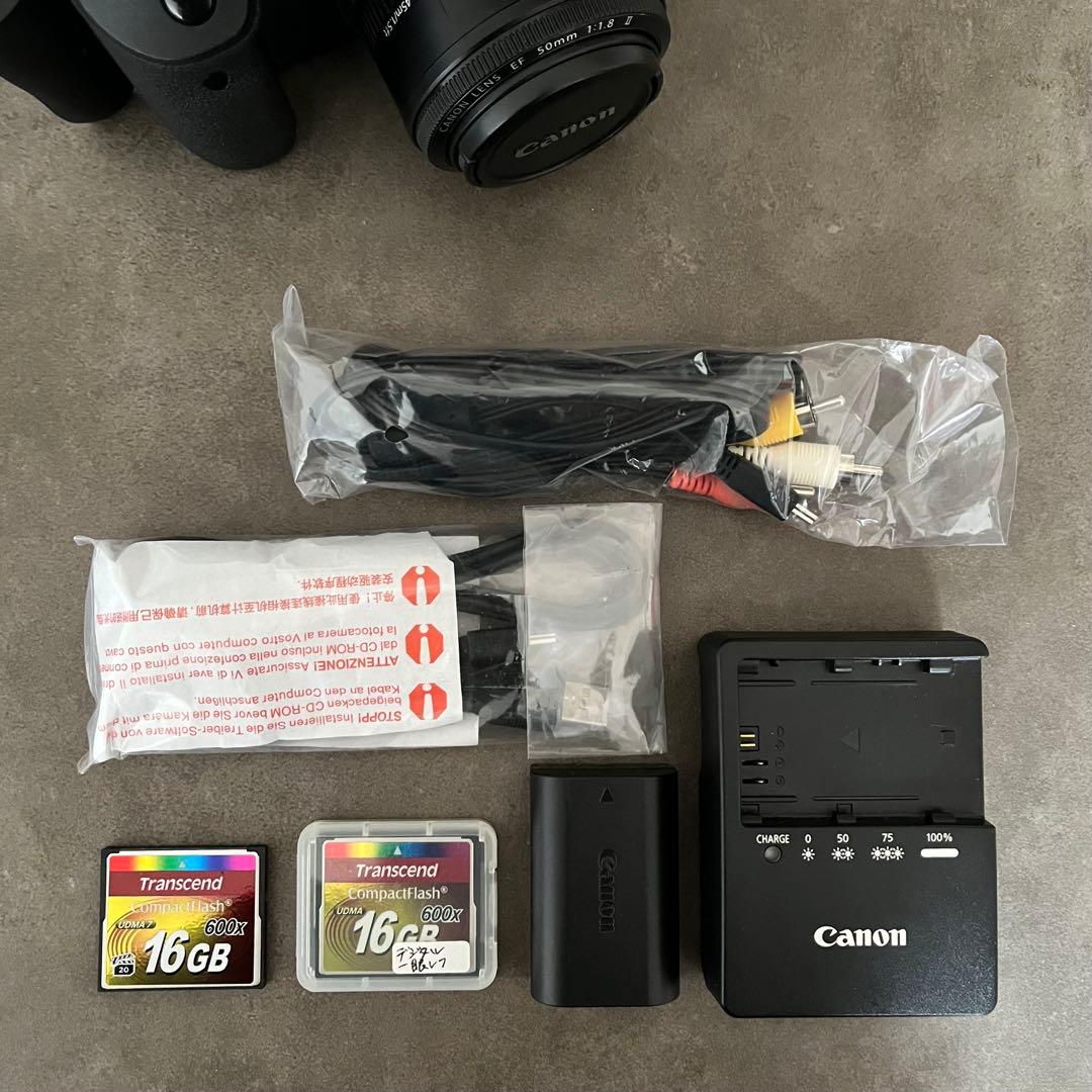 Canon EOS 7D 付属品完備 レンズ フラッシュカード２枚付き 美品