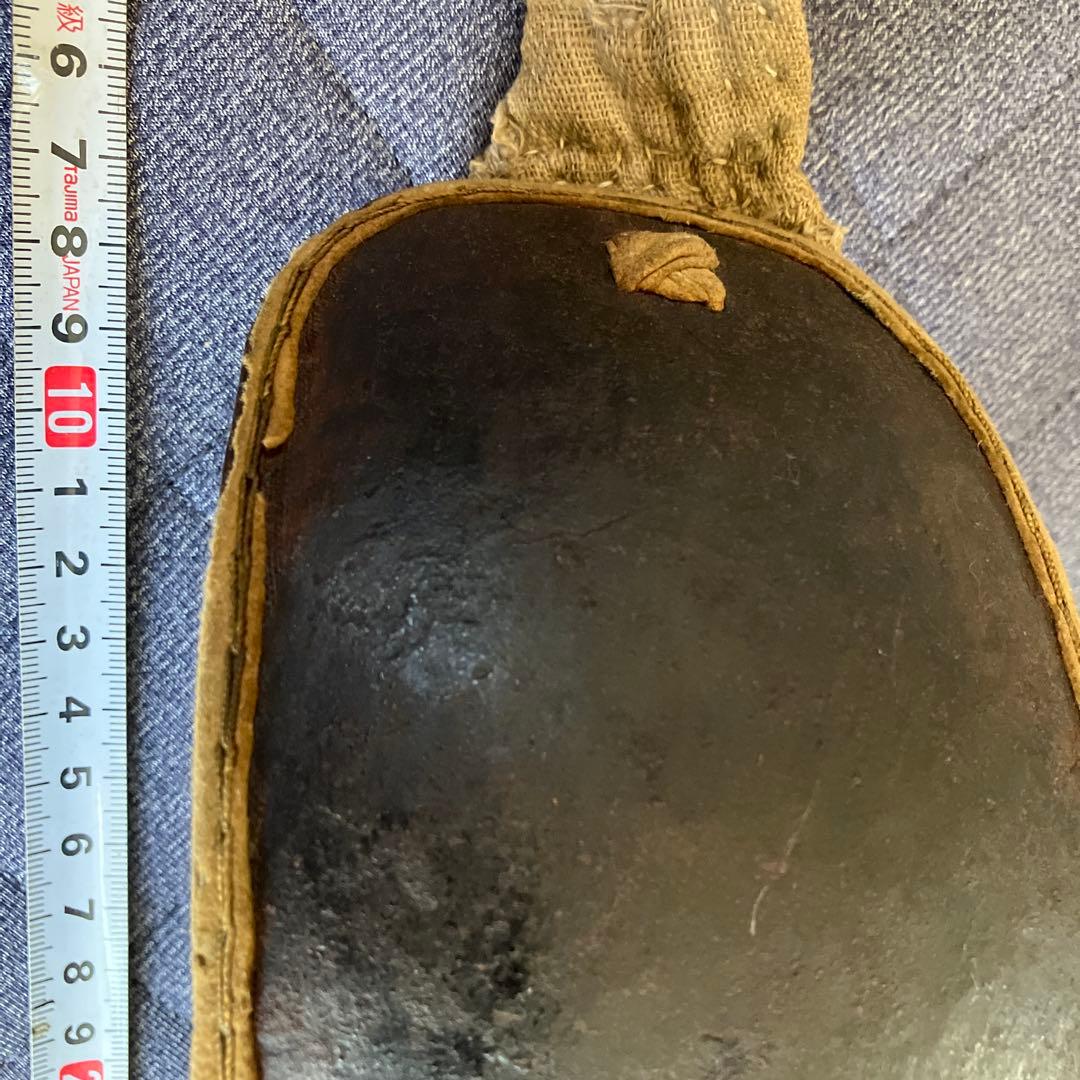 最終値下げ　鎧・甲冑　桐箱付きの鐵味良い本歌の鉢金　 額当て