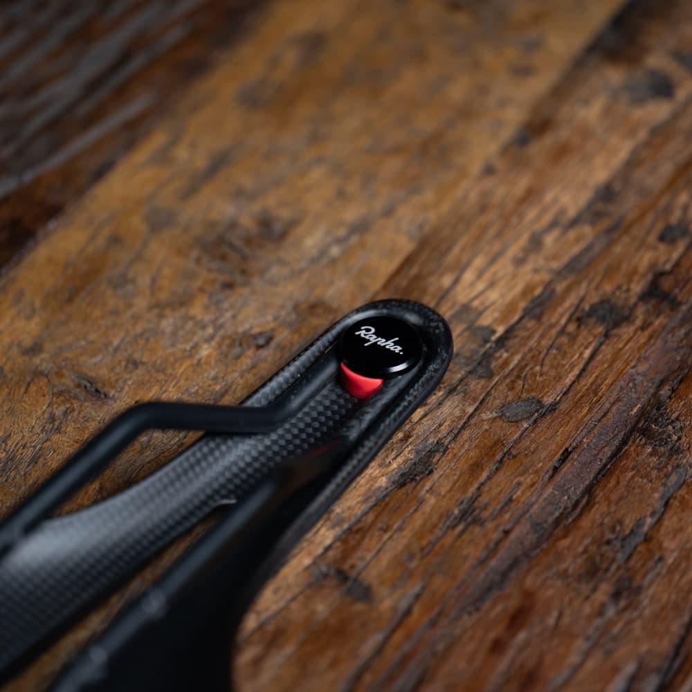 美品 Rapha PRO TEAM CUT OUT SADDLE カーボンサドル