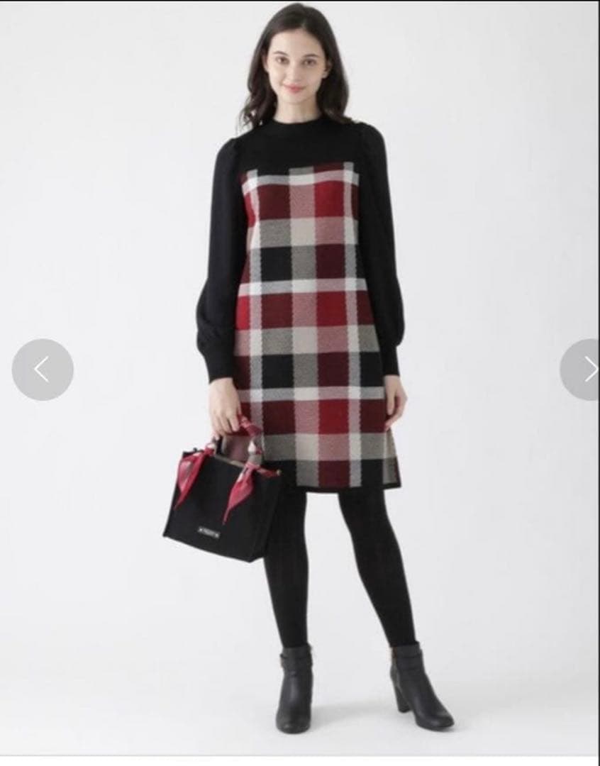 BLUE LABEL CRESTBRIDGE ワンピース　黒　赤　美人百科