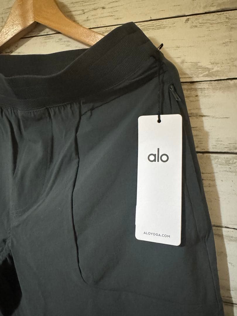 Alo(アロ)Co-Op Pant-Charcoal Green