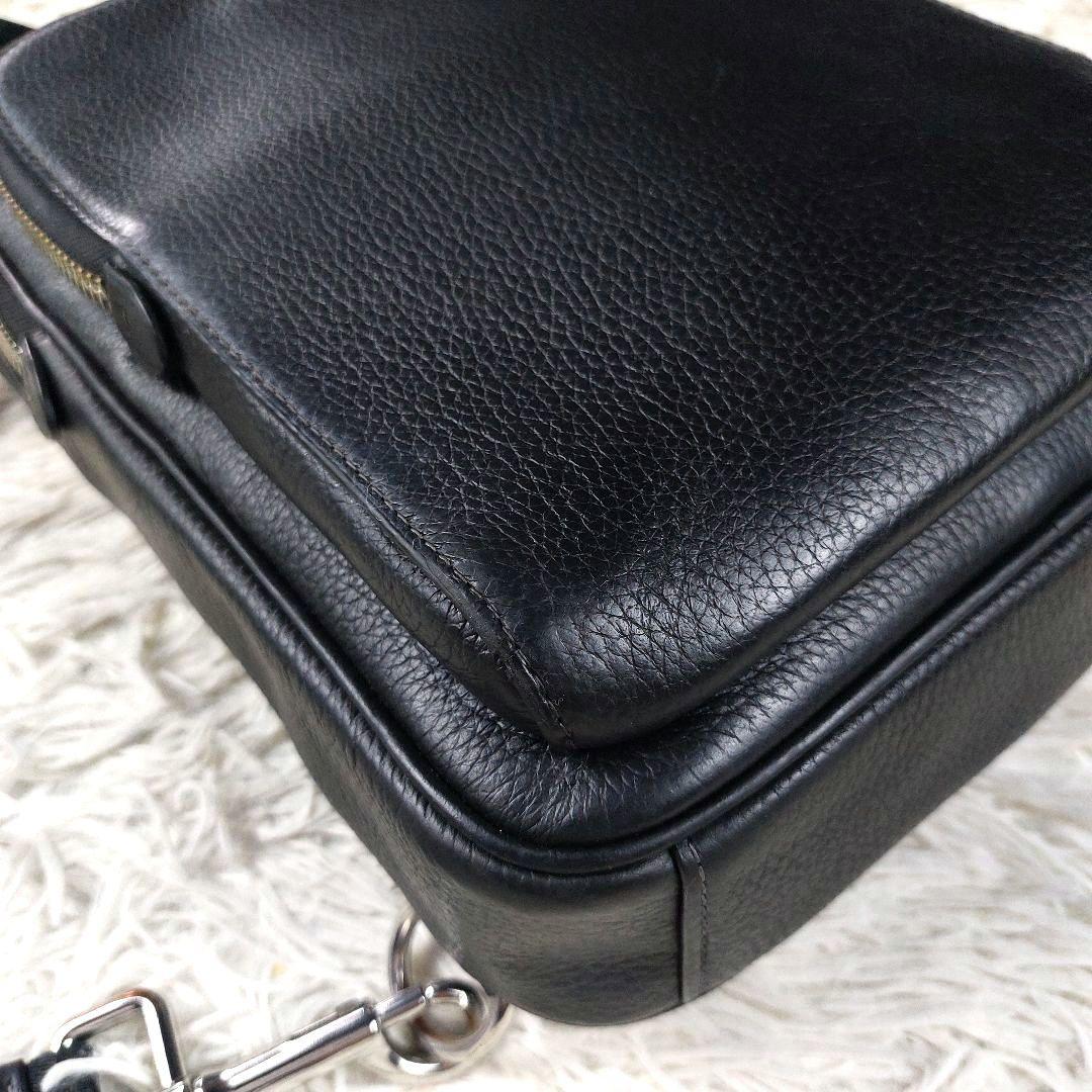 COACH イーサン パック ロゴクロスボディ シボ革レザー 二層式ボディバッグ