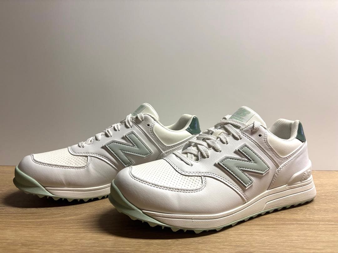 未使用 24.5cm 2Eニューバランスゴルフシューズ WGS574Q3ホワイト