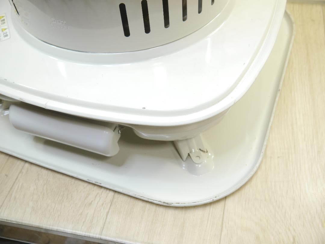 機構良好、外観・・・◆2013年。コロナ　石油ストーブ ホワイト 安全ガード付き