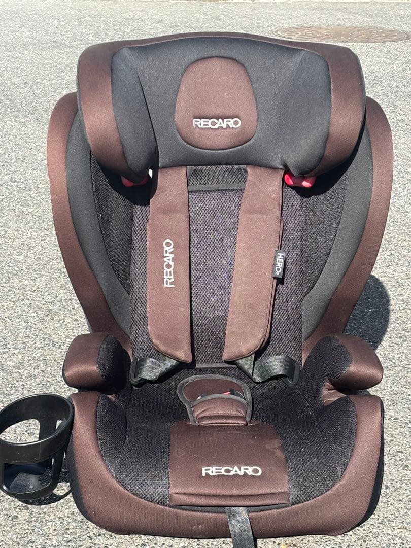 RECARO J1. ブラウン チャイルドシート - メルカリ
