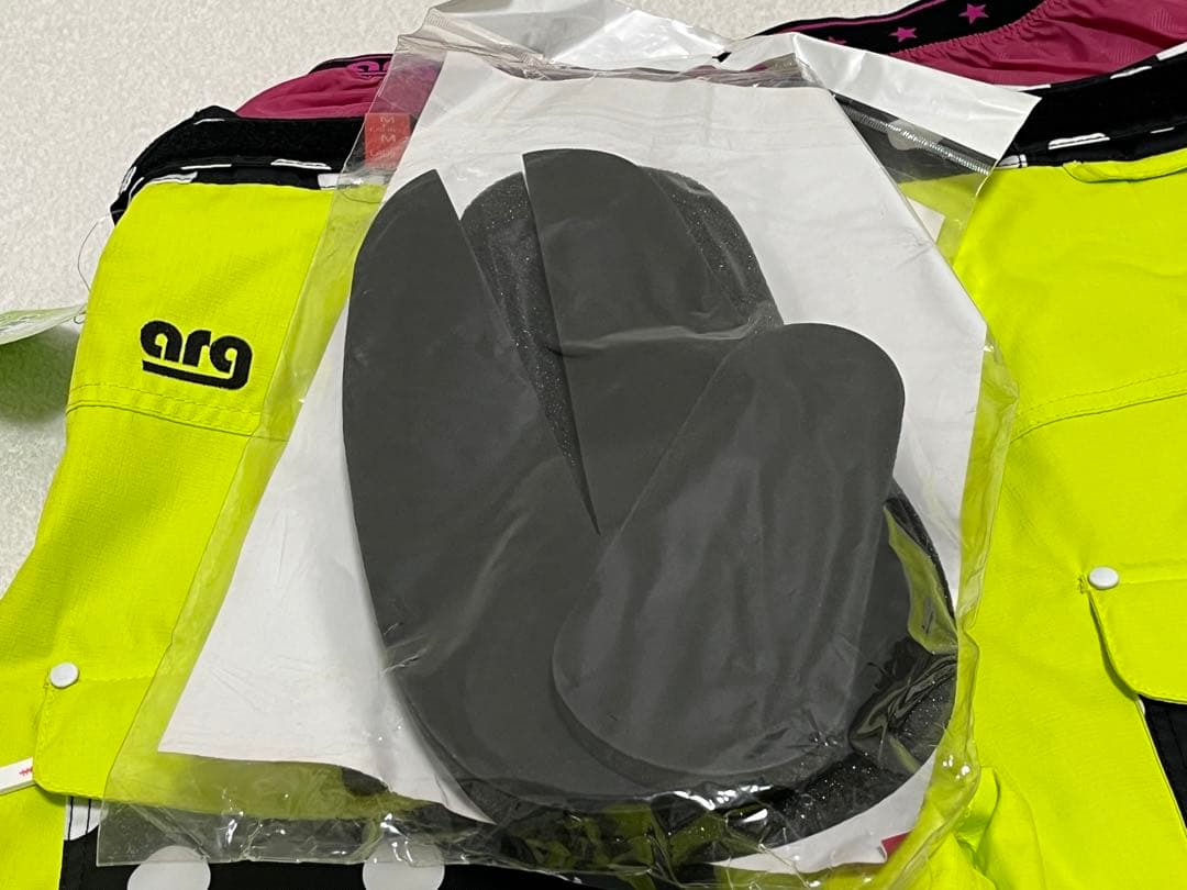 【11/30まで値下げ】スノーウエア　スキーウェア　レディース　M 新品