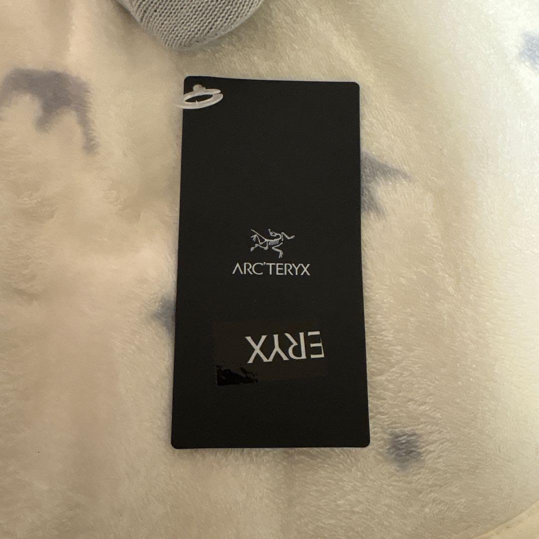 ARC'TERYX 迷彩柄ニット帽 収納袋付き