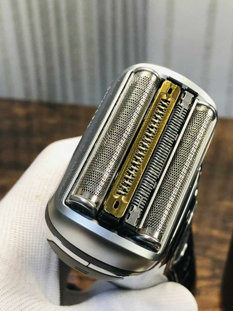 【美品】BRAUN S9 9095ccメンズ電気シェーバー ブラウンシェーバー