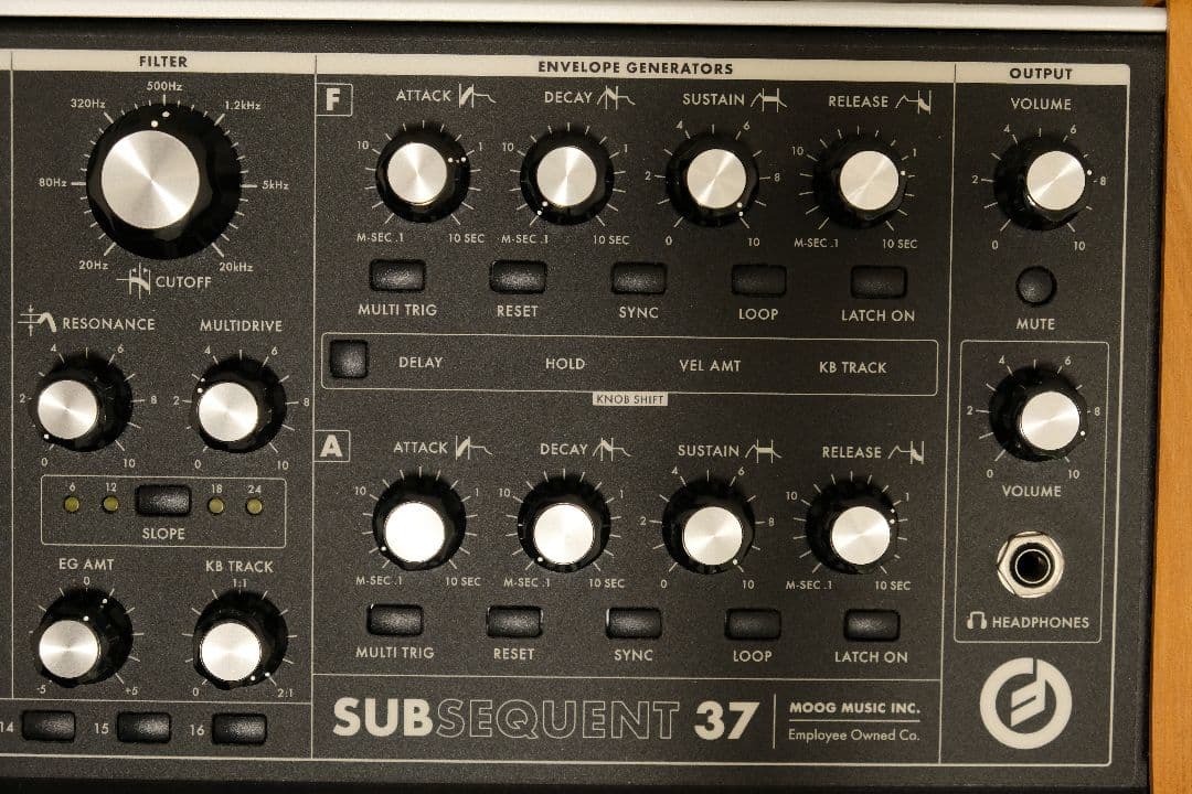 Moog Subsequent 37 — アナログ・シンセサイザー