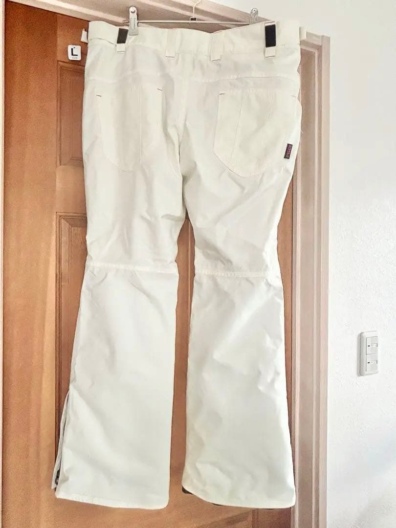 新品未使用♪スノーボードパンツLサイズ ホワイト