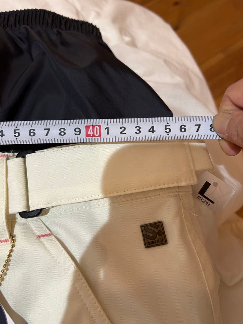 新品未使用♪スノーボードパンツLサイズ ホワイト