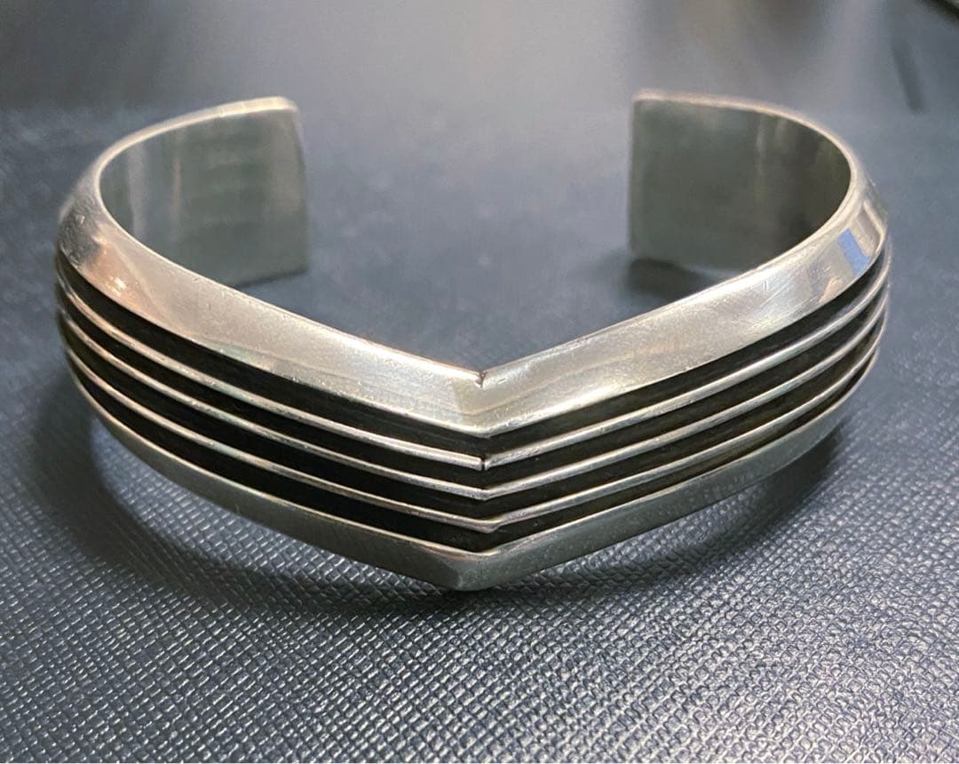 TOM HAWK トムホーク 4ライン Vシェイプ バングル 925