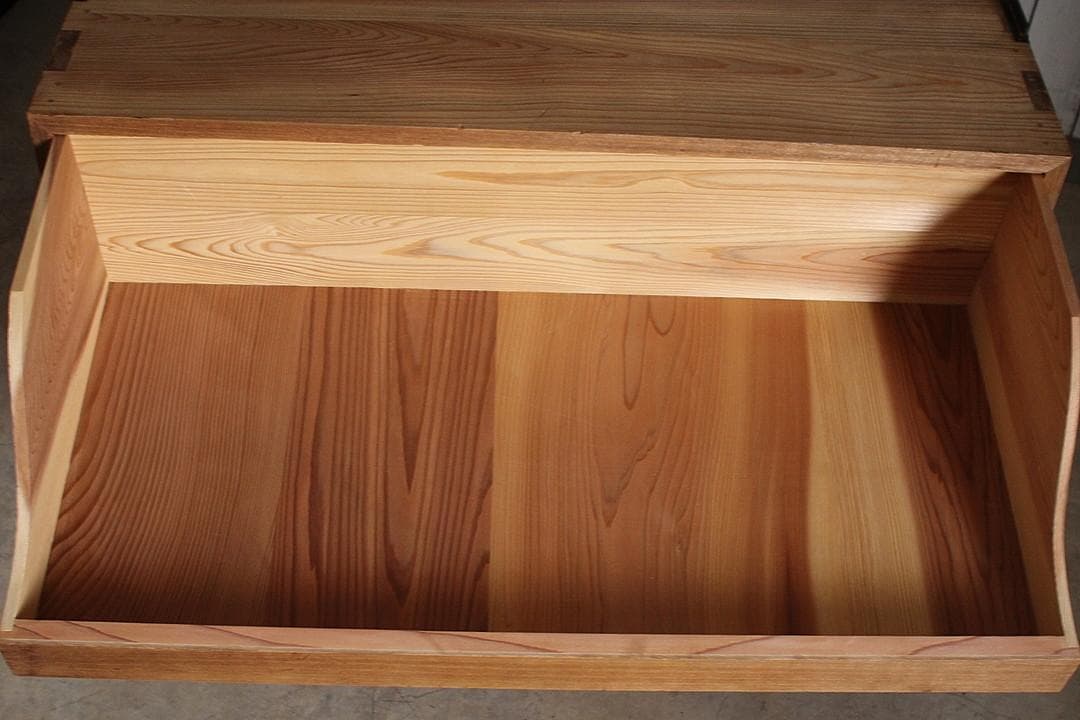 古い木製の引き出し　2段　食器棚　シャツケース　収納棚　チェスト　古家具