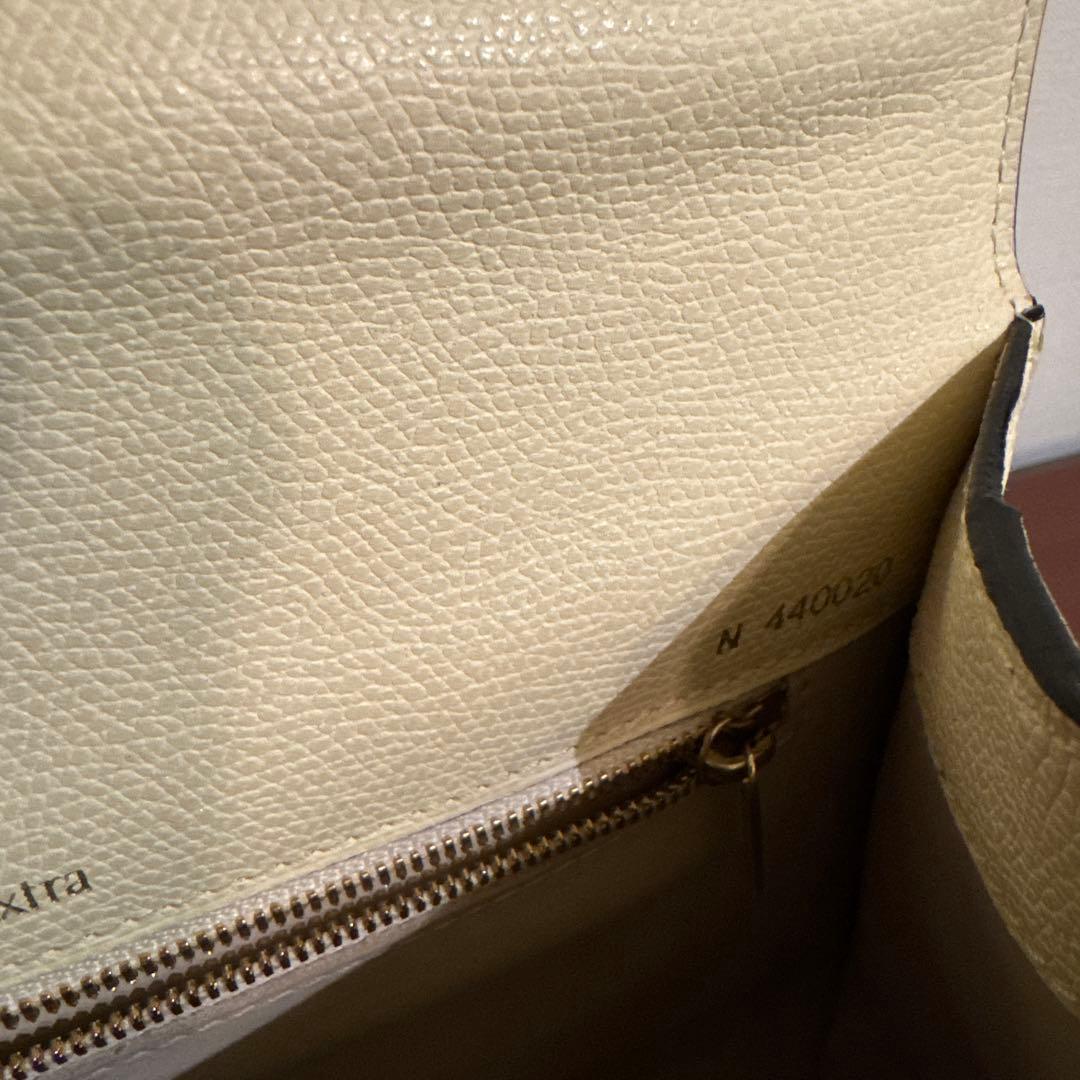 V alextra エレガントなアイボリーとブラックのハンドバッグ - メルカリ