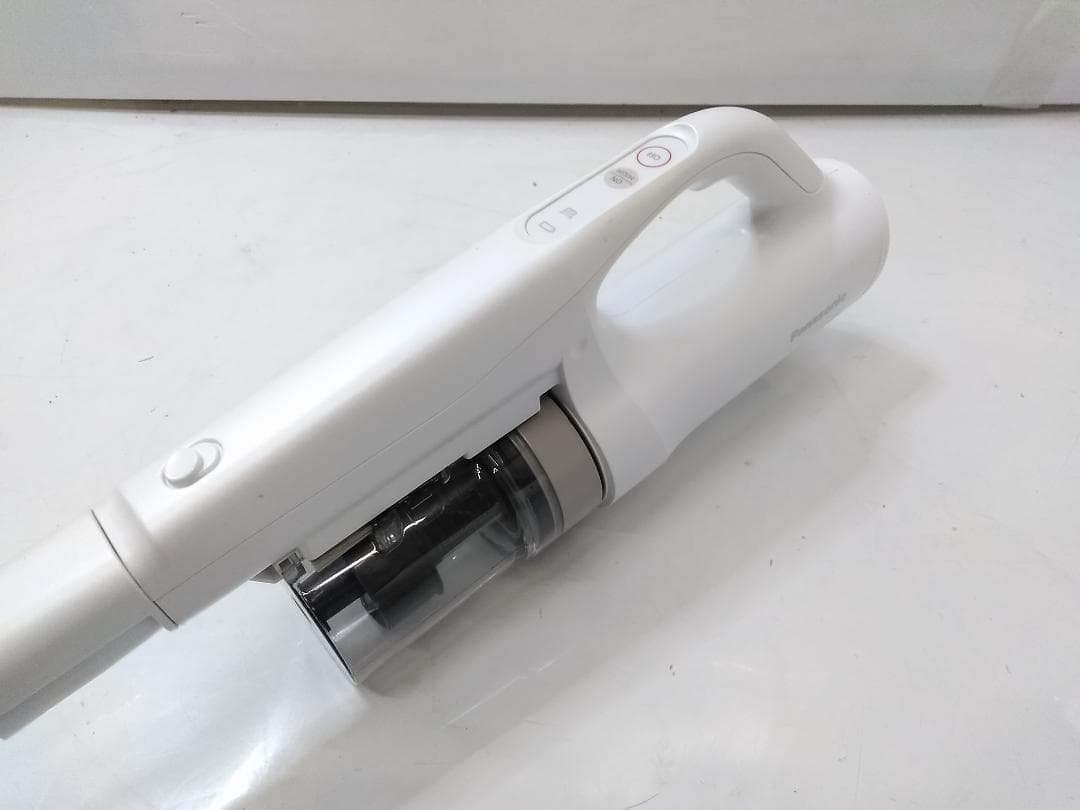 パナソニック 1.6Kg軽量 コードレス サイクロン掃除機 MC-SB32J△