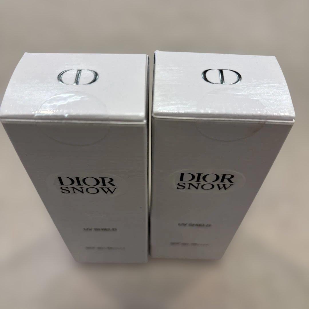 Diorスノー UVシールド 50+ 日焼け止め乳液 2本