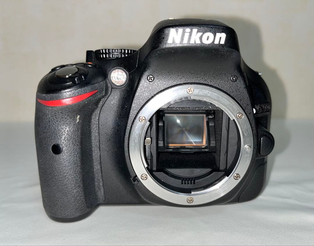 Nikon D5200 ダブルズームキット(18-55VR+55-300VR)