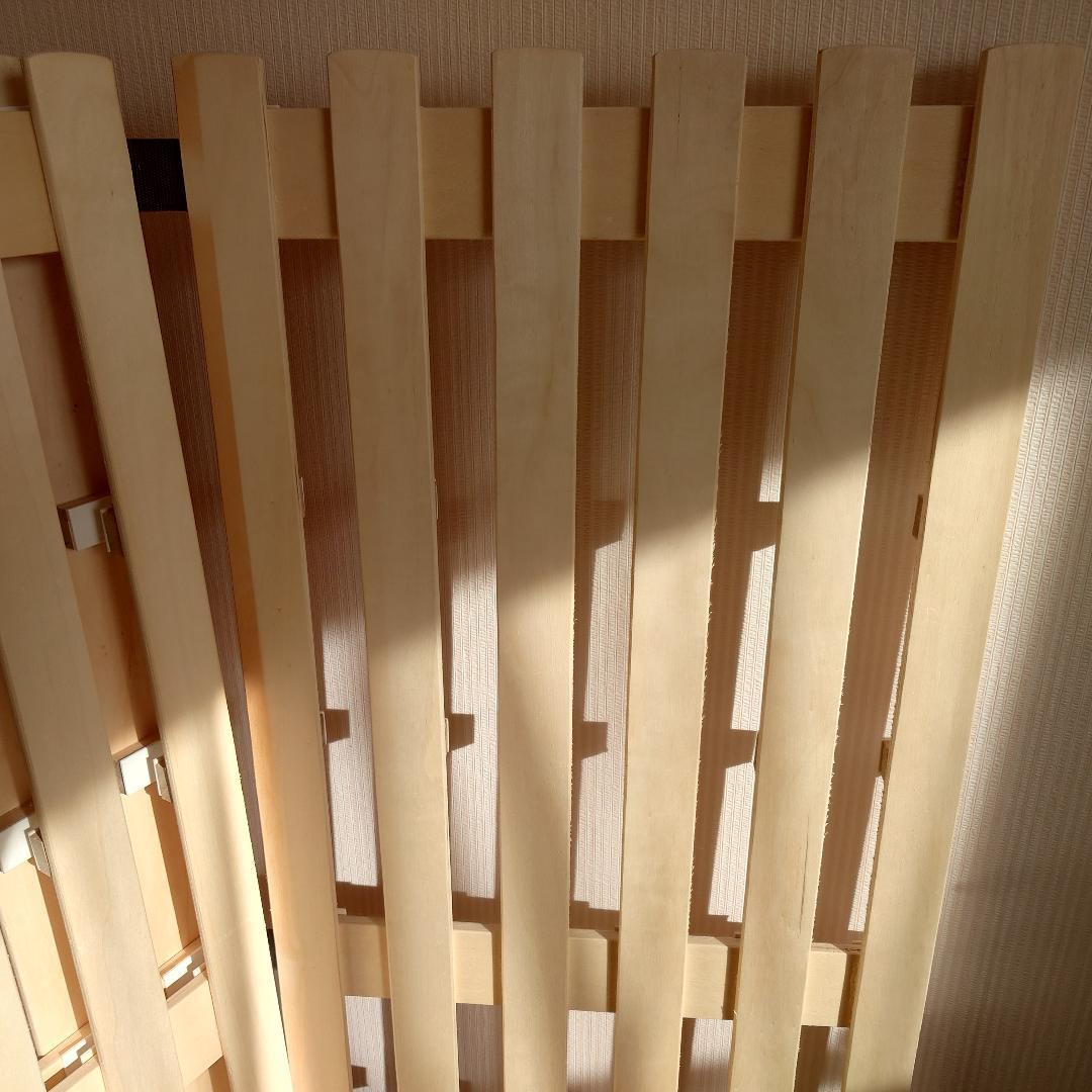 ニトリ すのこベッド ソルバ セミダブル ベルト1本切れ 01