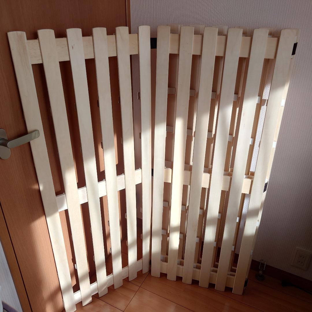 ニトリ すのこベッド ソルバ セミダブル ベルト1本切れ 01