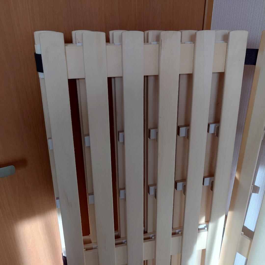 ニトリ すのこベッド ソルバ セミダブル ベルト1本切れ 01