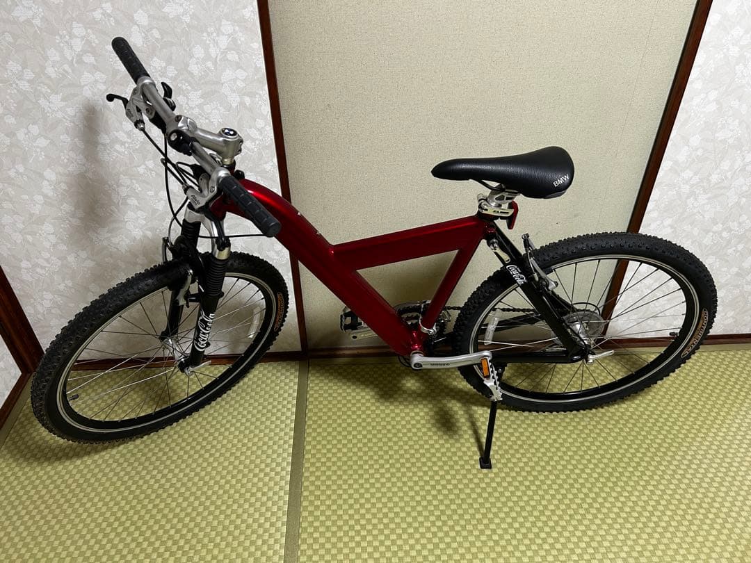 BMW 赤いオフロードバイク