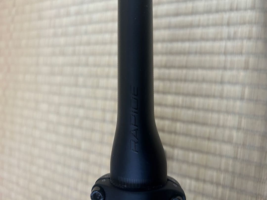 ロヴァール　ラピーデハンドルバーとターマックステム