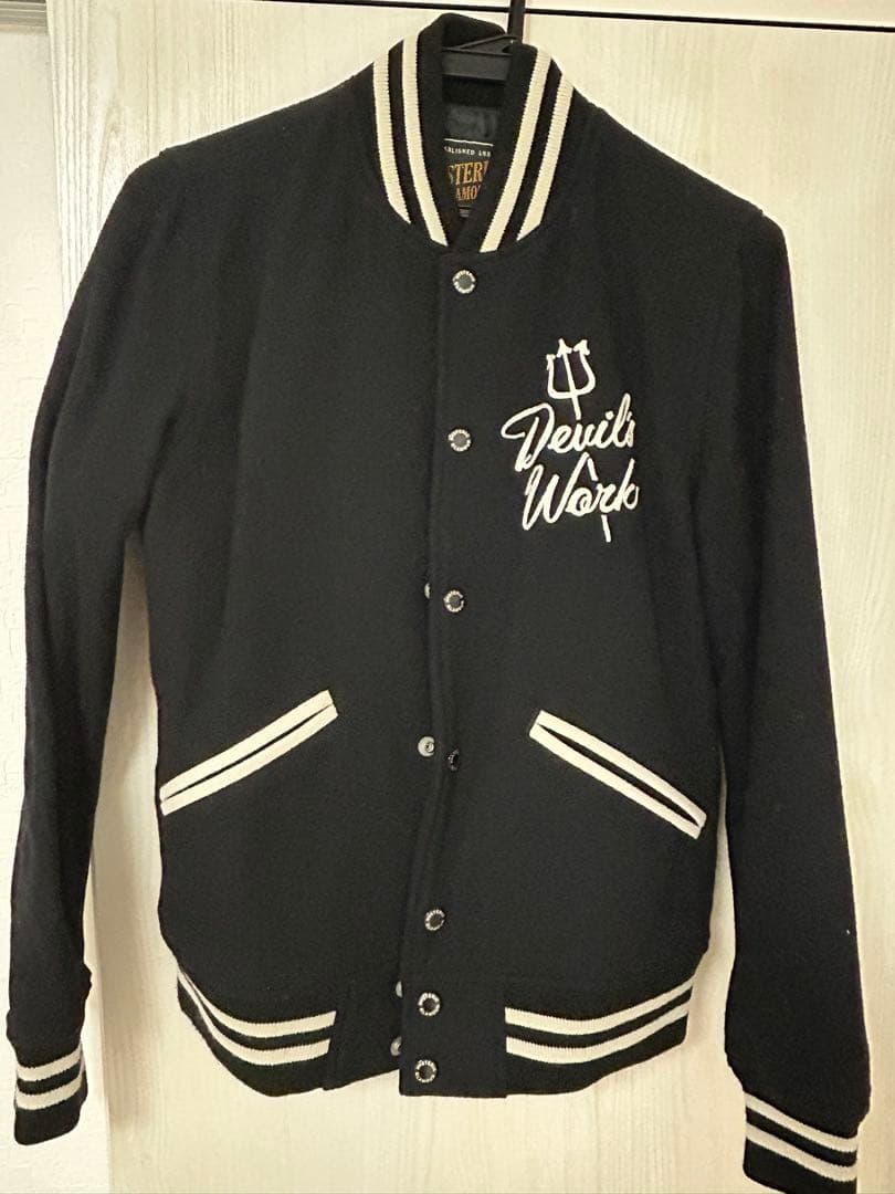 HYSTERIC GLAMOUR ブラック スタジャン デビルガール ☆美品☆ HYSTERIC GLAMOUR スタジャン 黒/白 デビルガール 希少Lサイズ