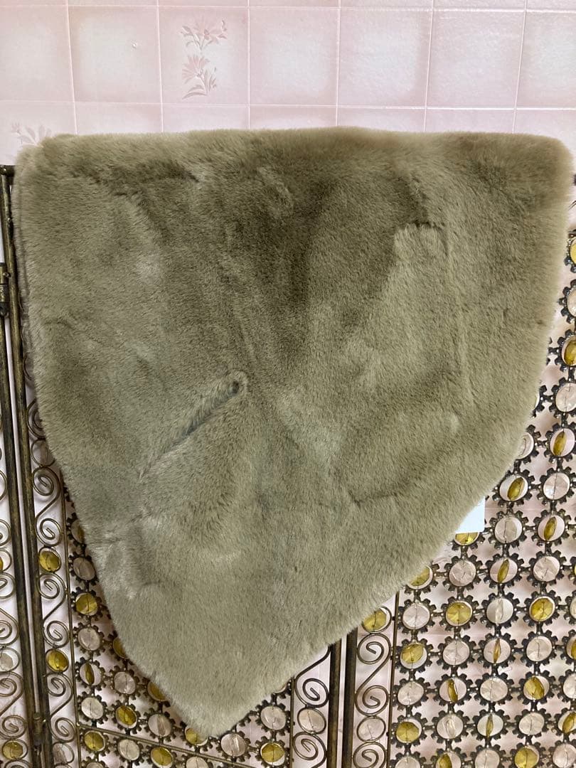 ケープ　タグ付き　JENNE リッチボリュームファーケープ　ポンチョ