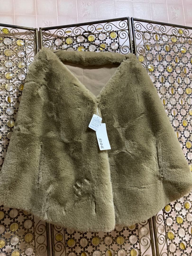 ケープ　タグ付き　JENNE リッチボリュームファーケープ　ポンチョ