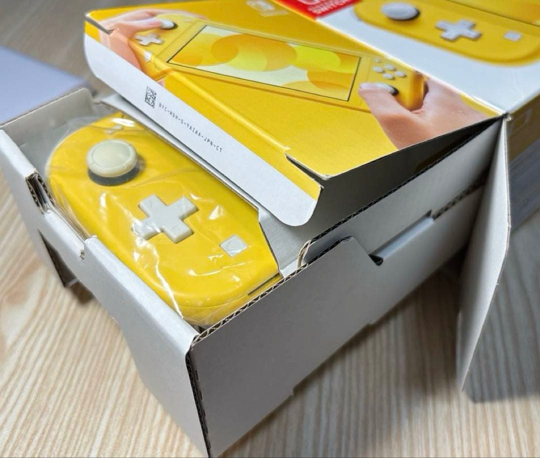 l*r様 Nintendo Switch Lite イエロー 本体　【ジャンク】